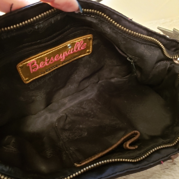 Amazing Rare Vintage Betsy Johnson Embroidered Crossbody Bag. - Picture 6 of 11